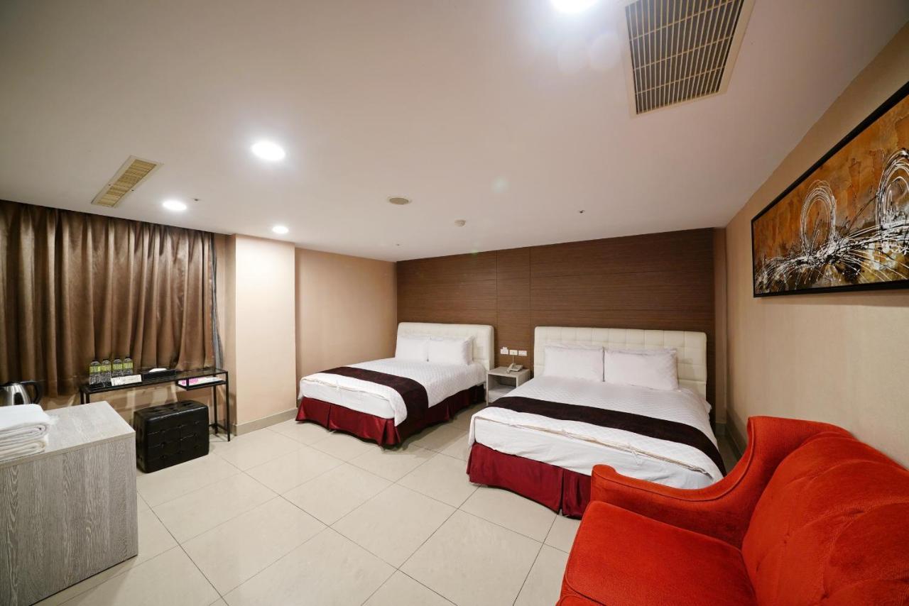 Sa-Yo Hotel - Pier 2 Каосюн Екстериор снимка