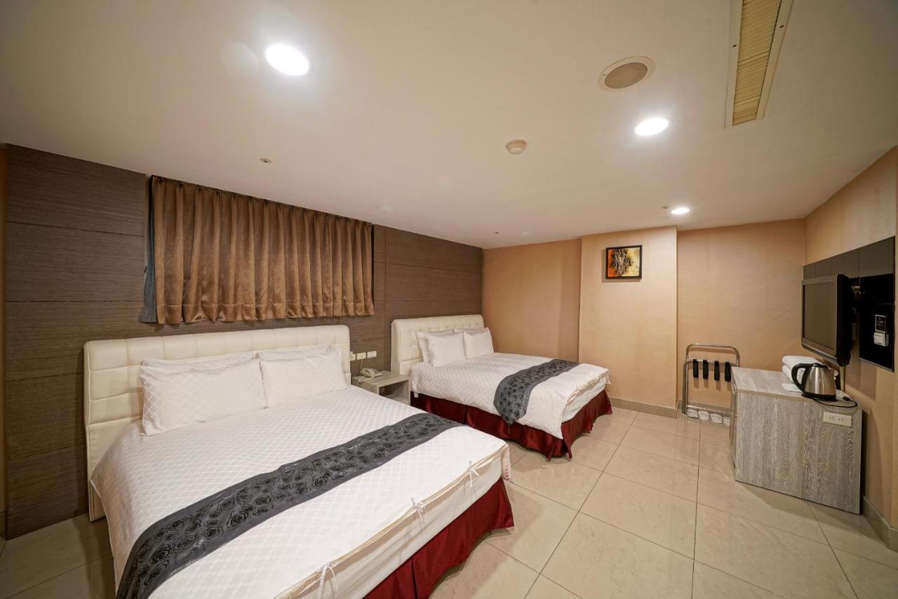 Sa-Yo Hotel - Pier 2 Каосюн Екстериор снимка
