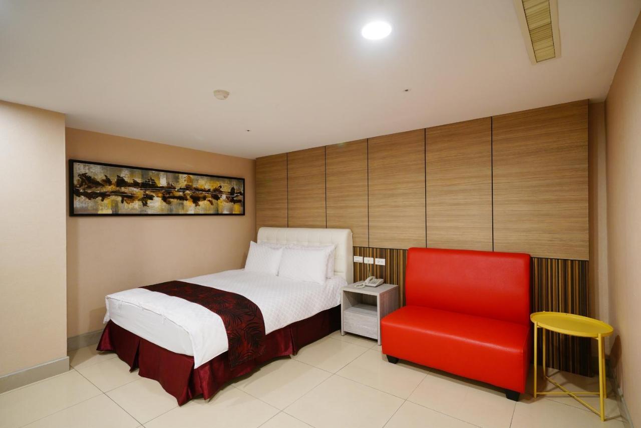 Sa-Yo Hotel - Pier 2 Каосюн Екстериор снимка