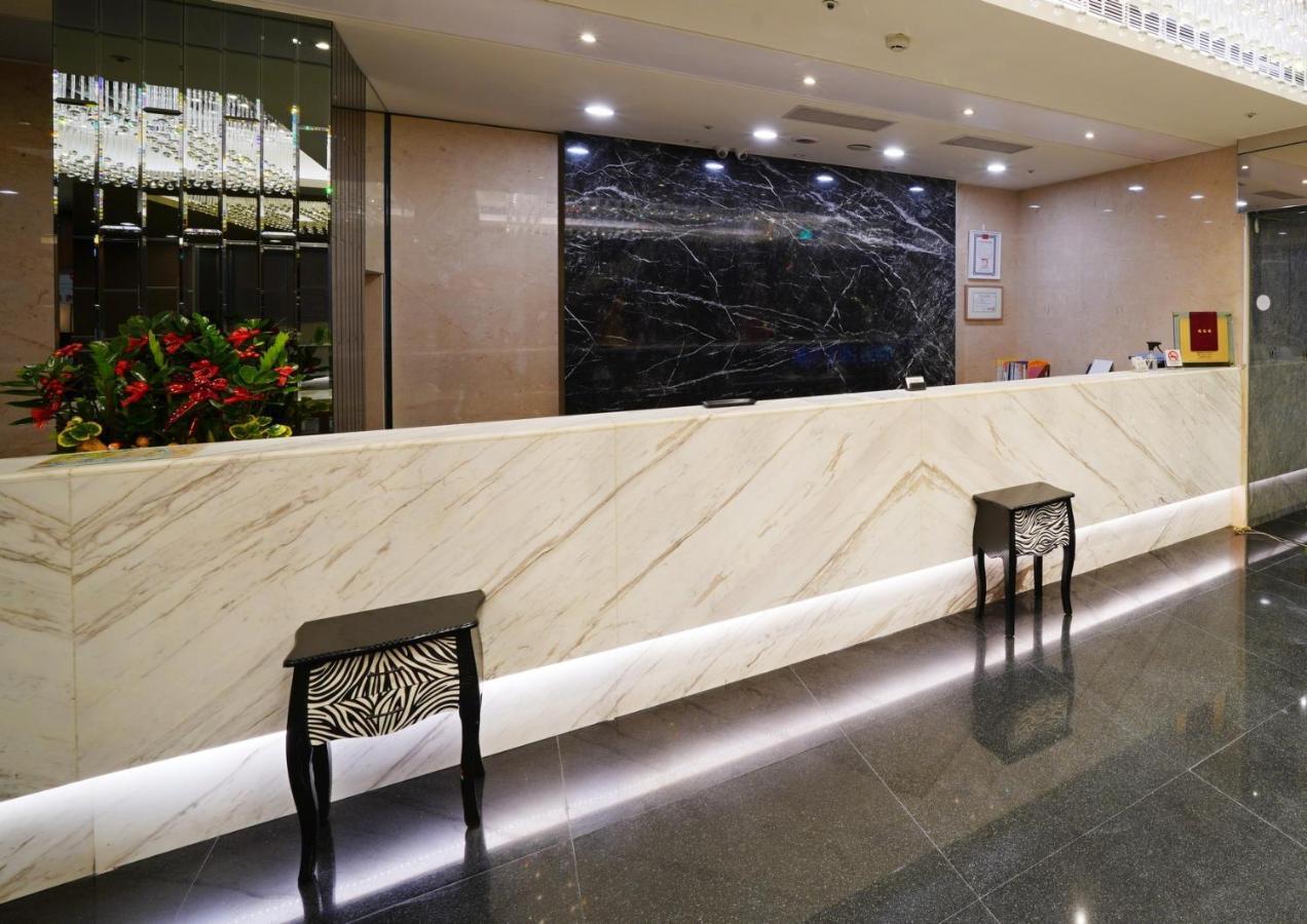 Sa-Yo Hotel - Pier 2 Каосюн Екстериор снимка