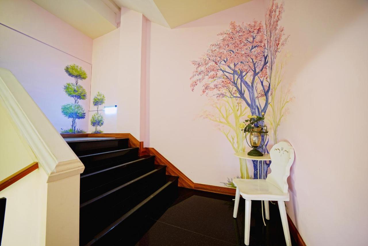 Sa-Yo Hotel - Pier 2 Каосюн Екстериор снимка