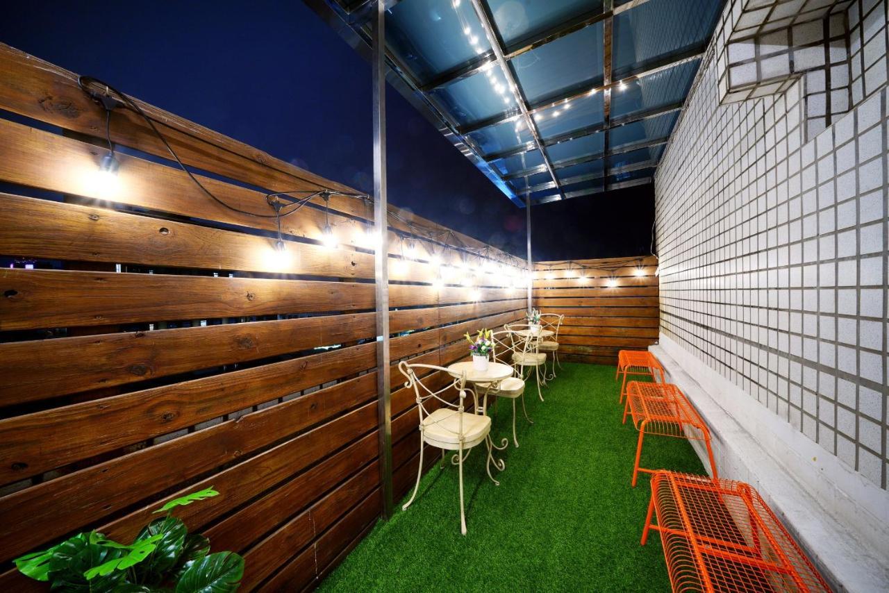 Sa-Yo Hotel - Pier 2 Каосюн Екстериор снимка