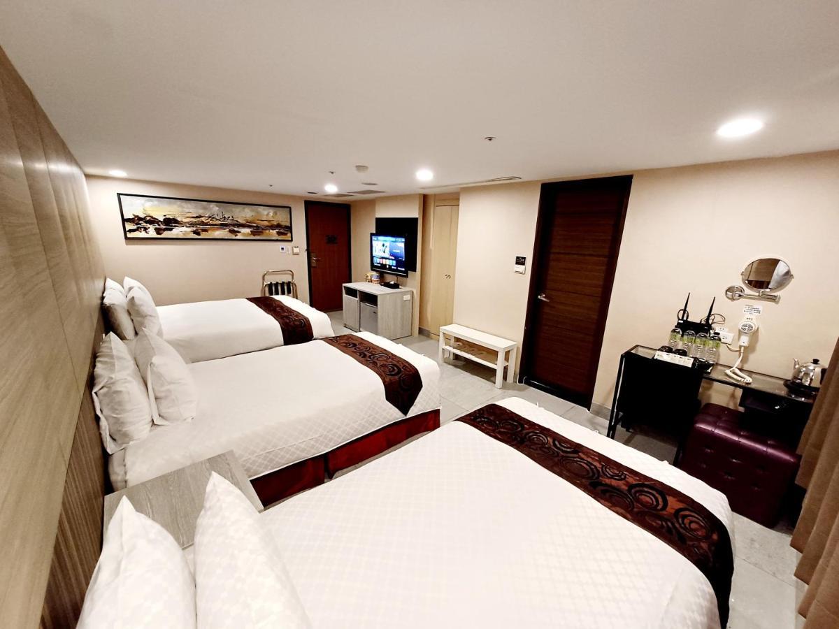 Sa-Yo Hotel - Pier 2 Каосюн Екстериор снимка
