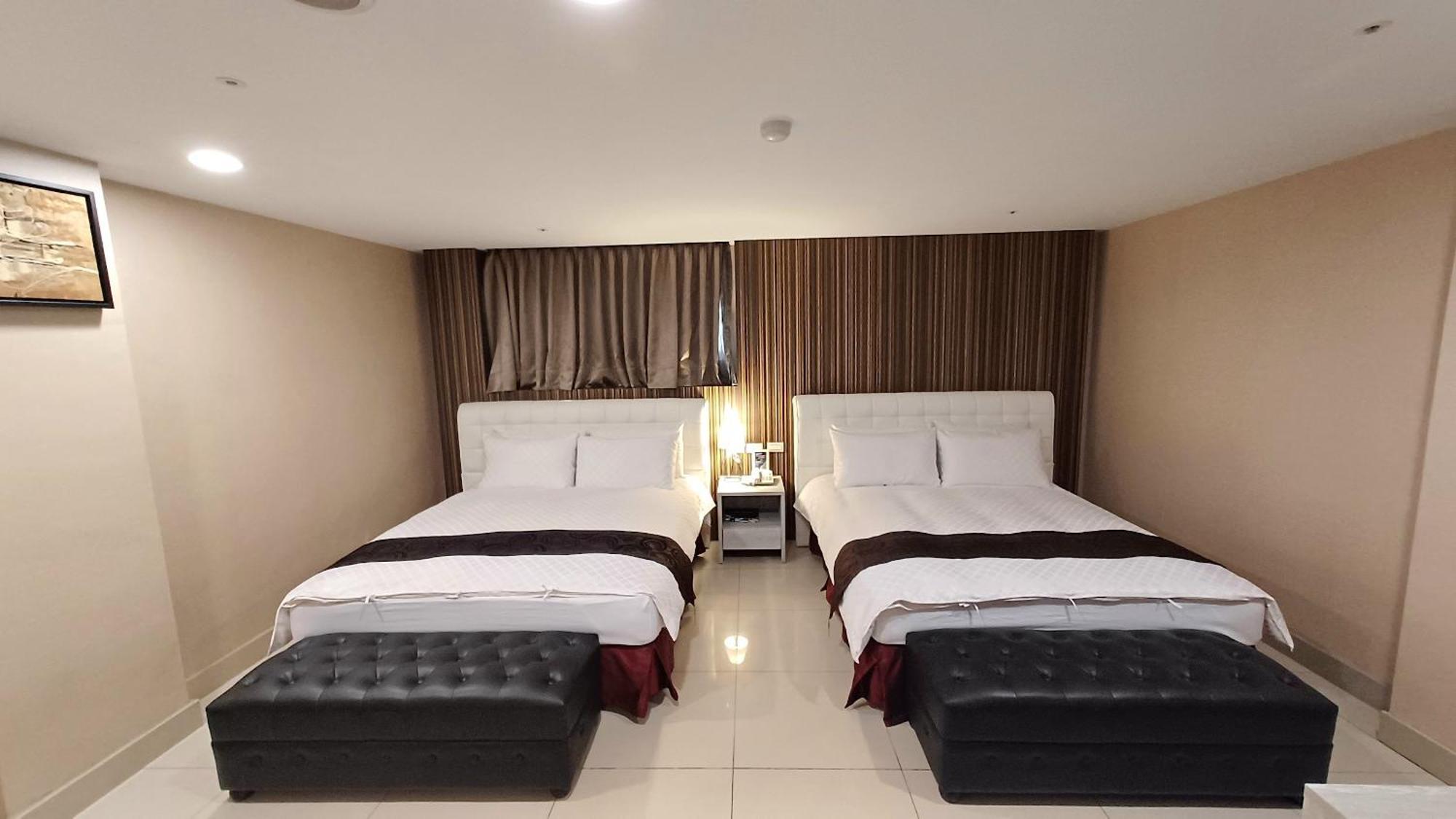 Sa-Yo Hotel - Pier 2 Каосюн Екстериор снимка